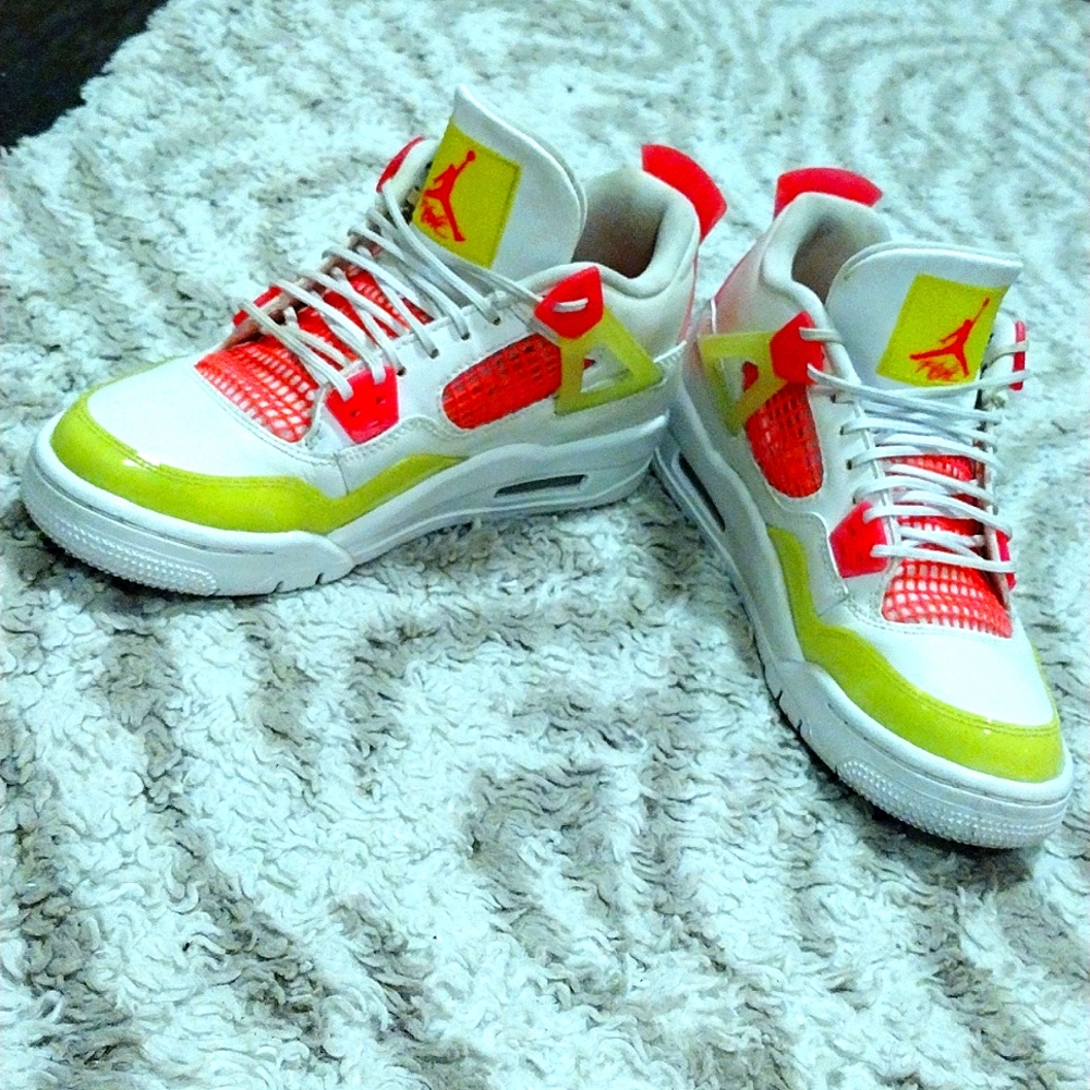 Retro 4 lemon venom size 6y